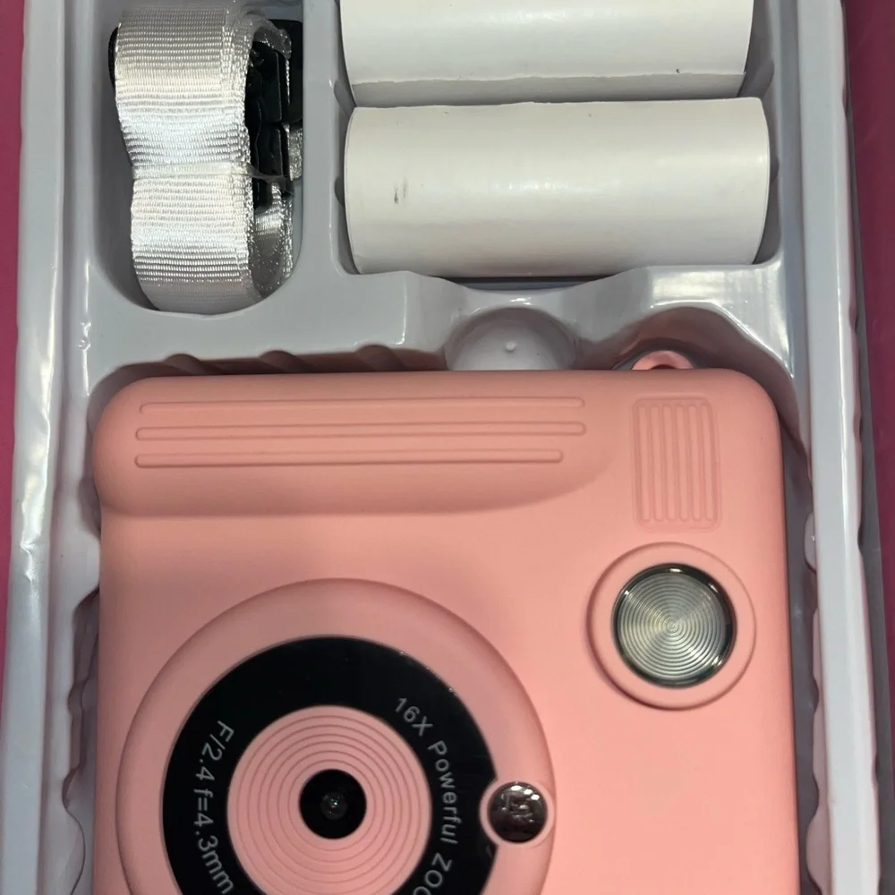#934 |NIB Vivitar Insta print Pink Digital CameraW| 2 photo paper Rolls